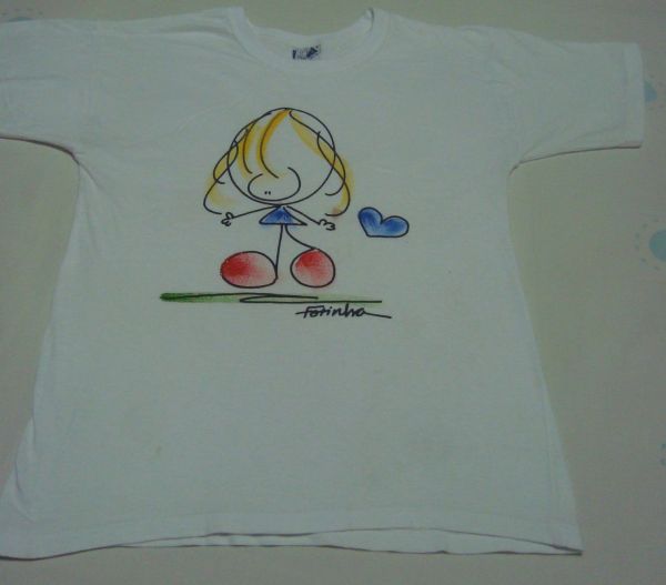 camiseta pintada a mão